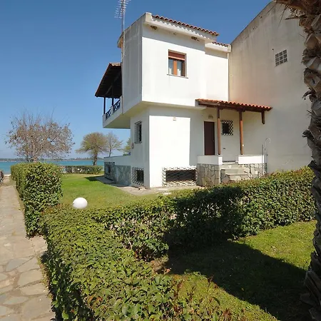 Seaside Villa *